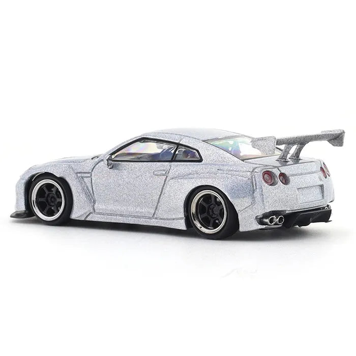 Miniature Nissan Skyline GT-R R35 silver 1:64 - KEYPIT™