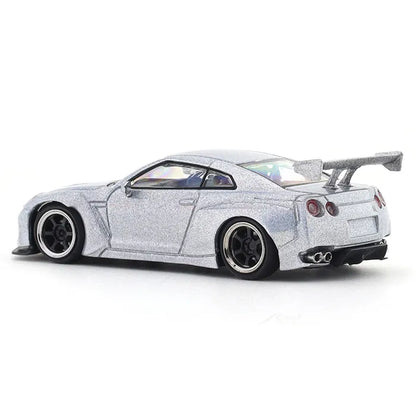 Miniature Nissan Skyline GT-R R35 silver 1:64 - KEYPIT™