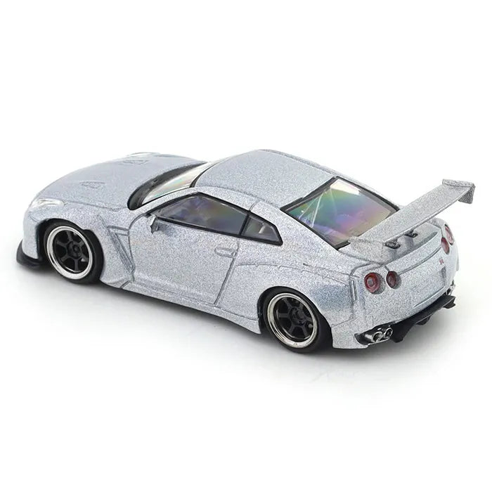 Miniature Nissan Skyline GT-R R35 silver 1:64 - KEYPIT™